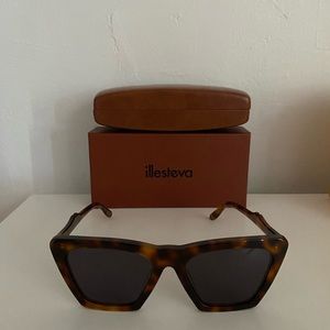 Illesteva Turtoise Sunglasses